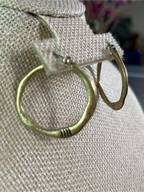 Abstract Gold-Tone Small Hoop Earrings - Classic Women's Jewelry